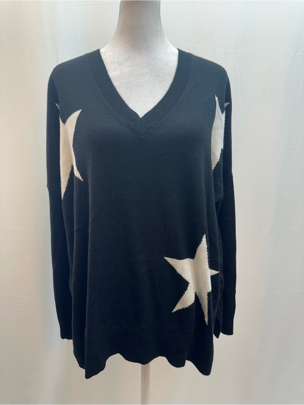 Kut from the Kloth Black V-Neck Sweater with White Star Accents S NWTS